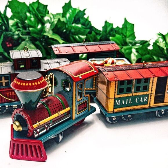 Hallmark Keepsake Yuletide Central & Town & Country Tin Litho Train Set Decor - Picture 12 of 14